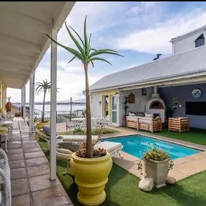 gordons-beach-lodge.hotels-capetown.com/